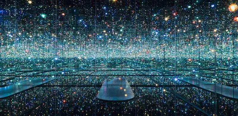 Yayoi Kusama, Infinity Mirrored Room – The Souls of Millions of Light Years Away, 2013